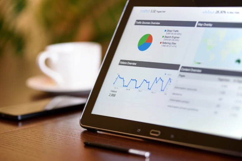 "Graphique montrant l'impact d'un bon référencement SEO pour un site de location saisonnière"